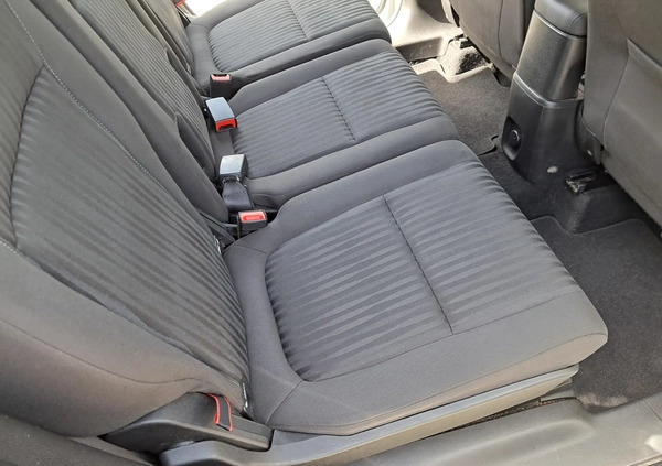 Opel Zafira cena 29900 przebieg: 246000, rok produkcji 2015 z Strzelin małe 191